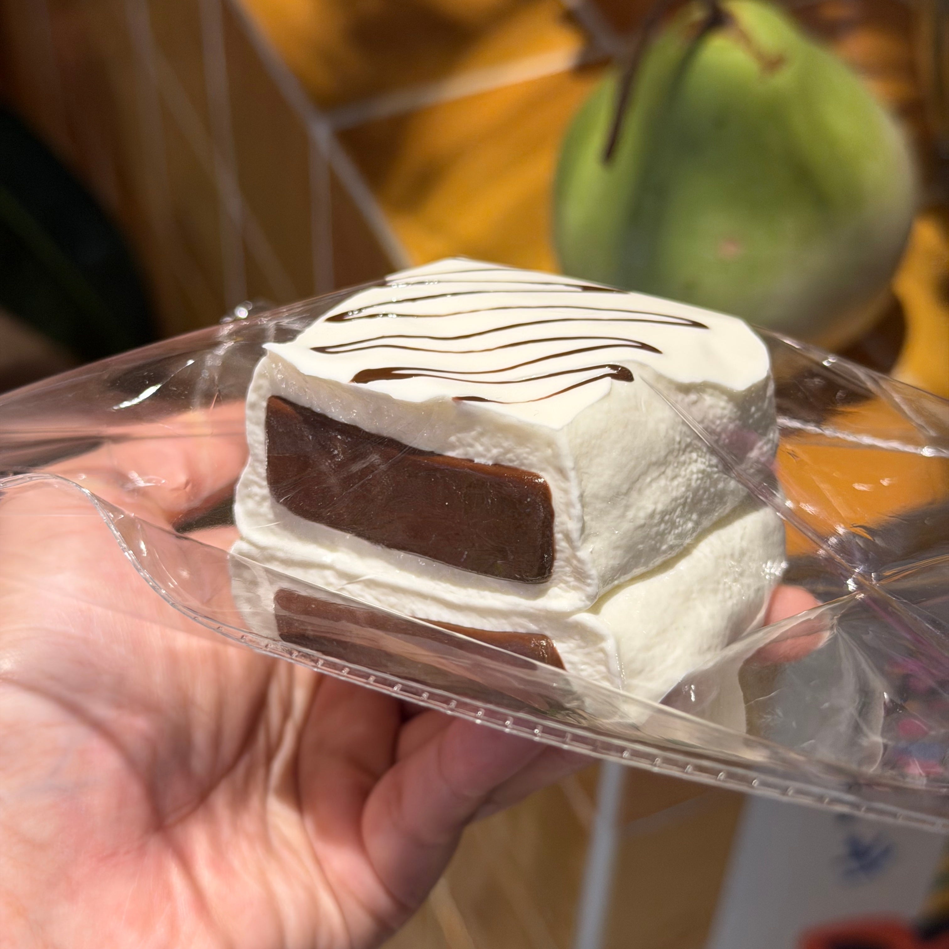 【ホワイトチョコレートクレープ】可愛くてストレス解消になる、握って遊べるおもちゃ